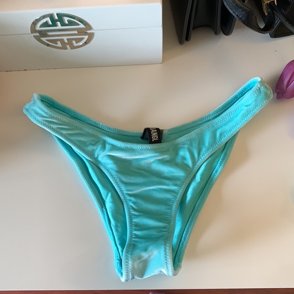 Triangl DreamLand Blue Crush Bikini - Picture 5 of 14